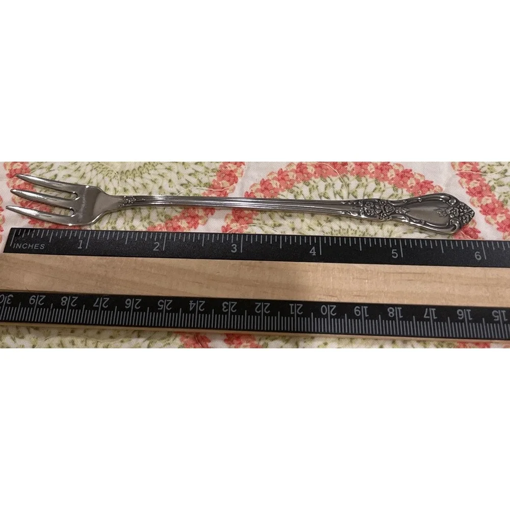 Oneida Distinction‎ Deluxe Kenneth Square Cocktail Forks Fork Stainless Set Of 7